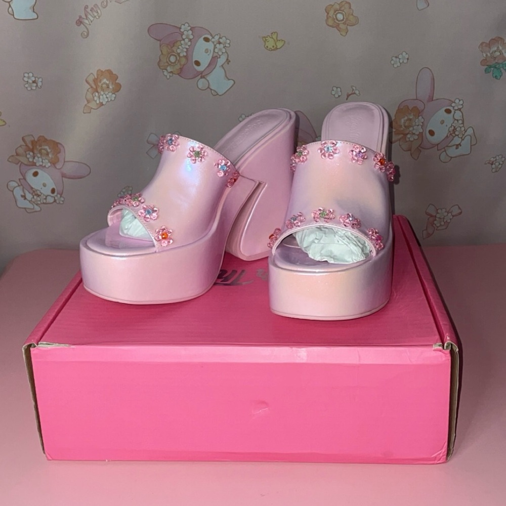 Sugar Thrillz Petal Power Platform Slides